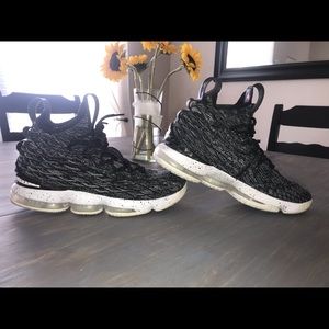 LeBron 15 low Ashes